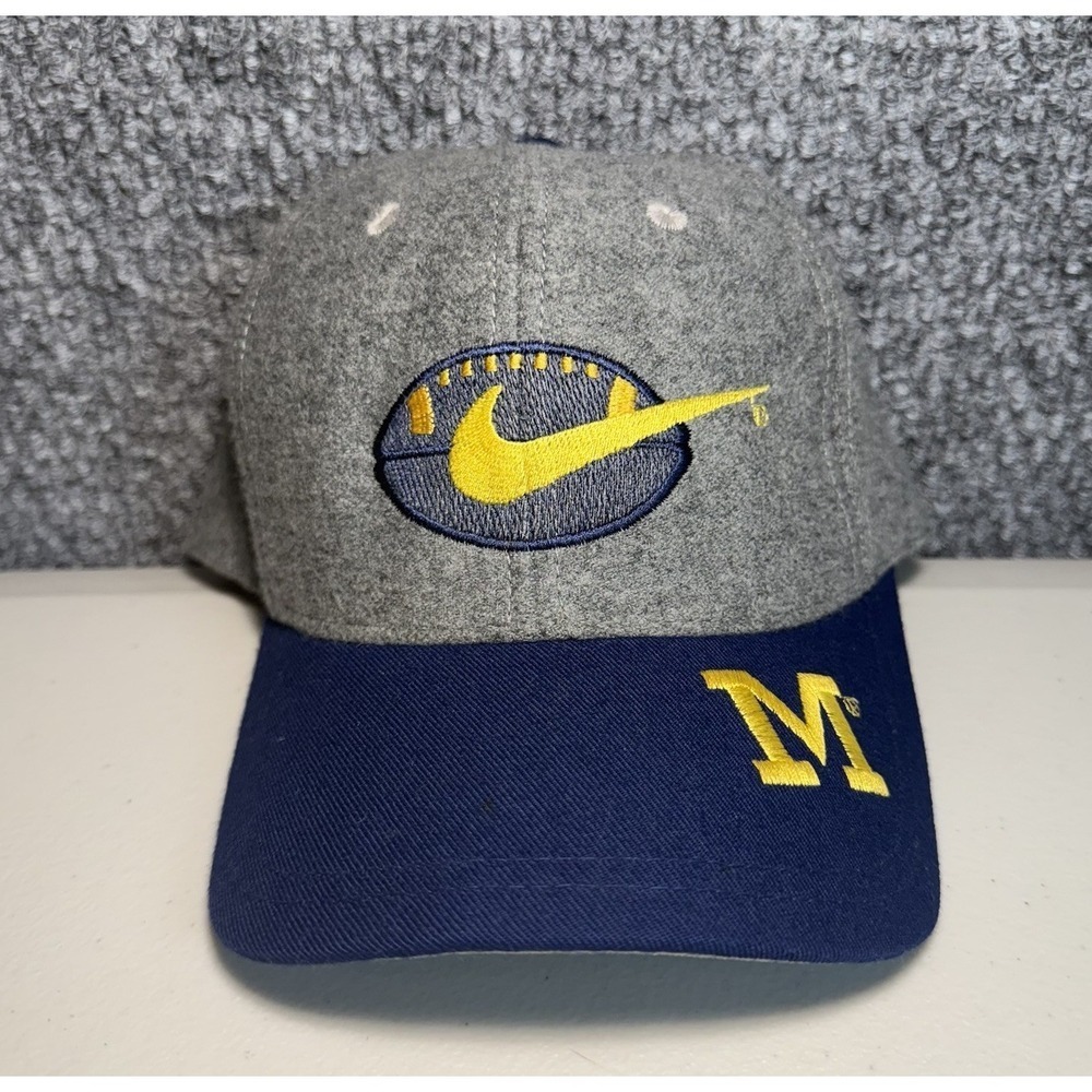 Vintage Nike Michigan Wolverines Hat Football Embroidered ‎ Wool Blend Snapback